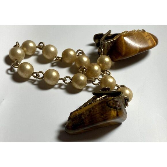 Vintage Sweater Clips 1950's 4-Pieces Pearl Leaf Celluloid Tiger Eye Pearl Bars - Picture 3 of 7